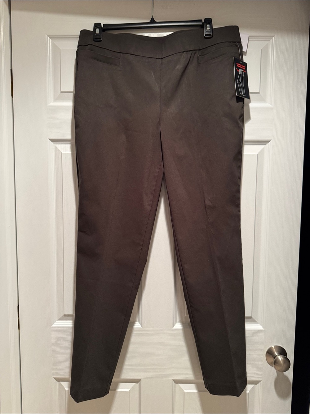 Briggs New York Women's Straight-Leg Pants in Dark Olive NWT